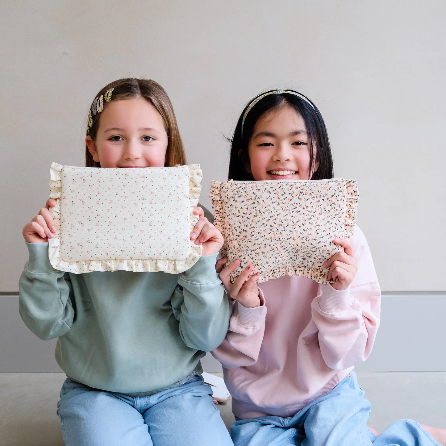 Mimi & Lula Pouch Tasche mit Kirschen, creme