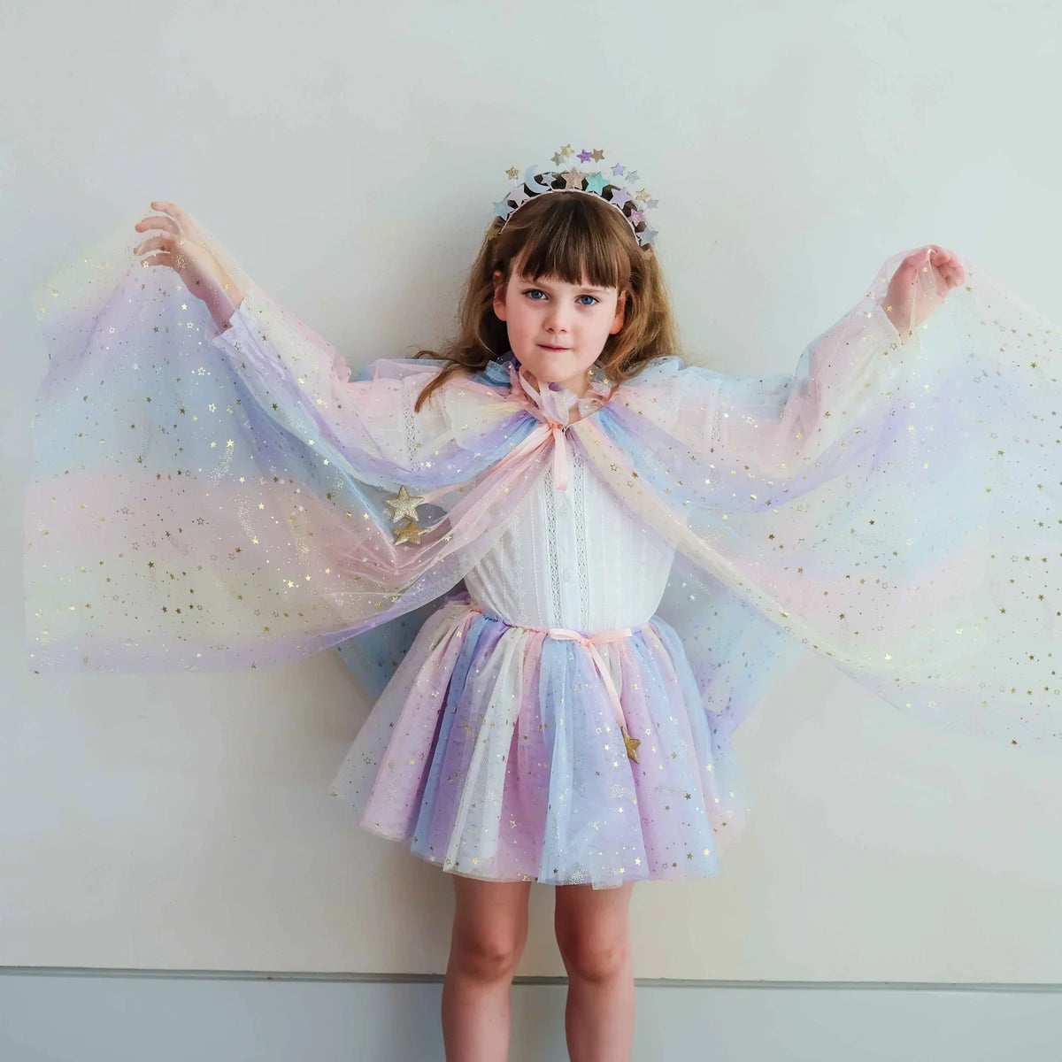 Mimi & Lula Ombre Shooting Star Cape Umhang, bunt mit goldenen Sternen