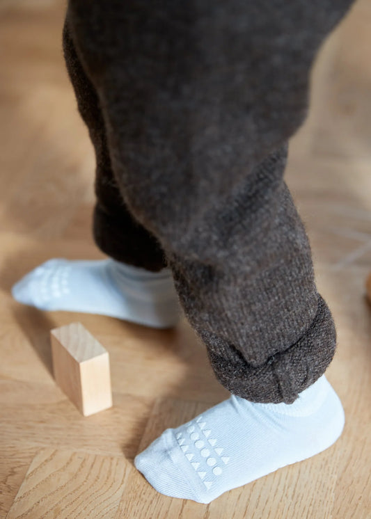 GoBabyGo Rutschfeste Socken aus Bambus, sky blue