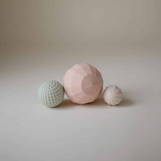 Mushie Nesting Sensory Ball Set, Sinnesspielzeug, 3 Spheres
