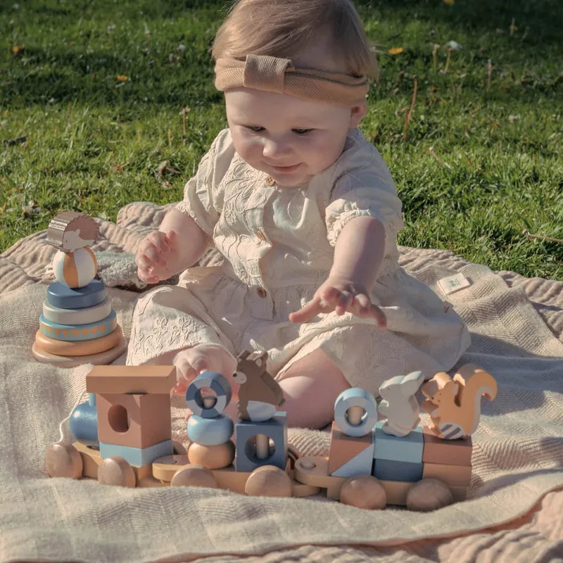 Baby Bello Spielzeugeisenbahn aus Holz mit Bär, Eichhörnchen und Hase