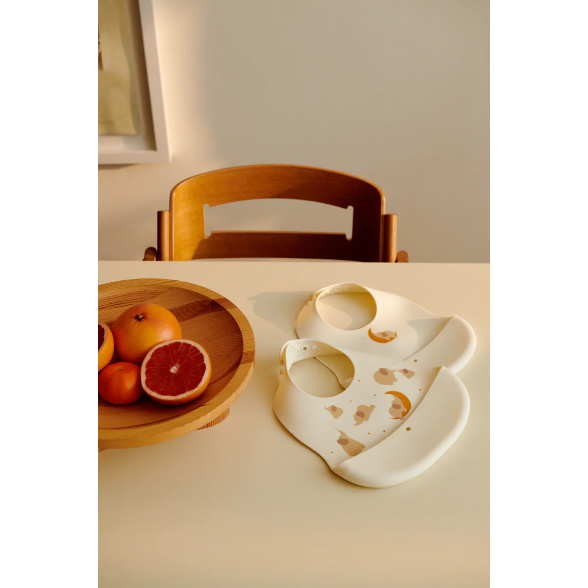 Liewood Ember Printed Bib, 2er Pack, Lätzchen mit Auffangschale, Elephant, creme de la creme