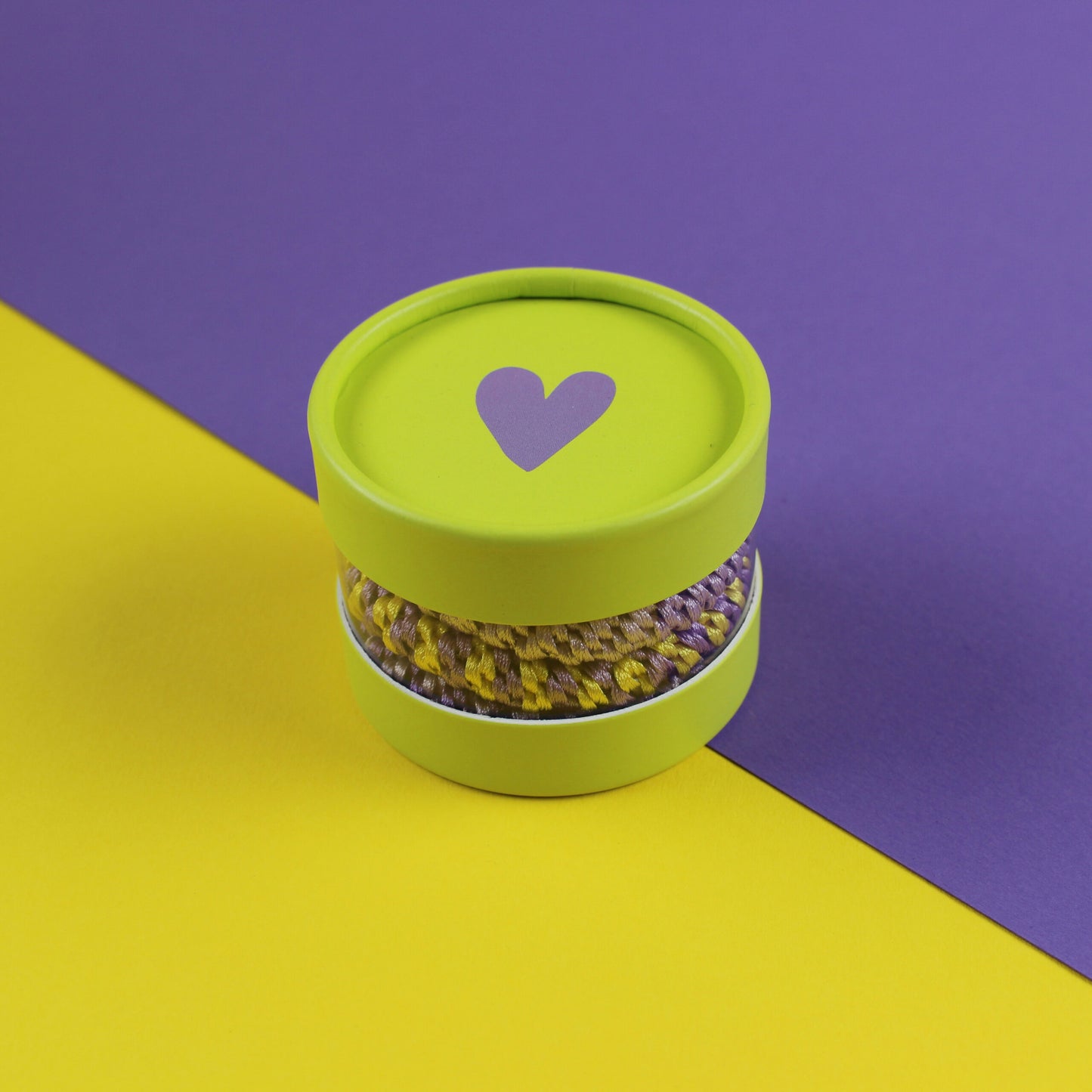 Ava&Yves Haargummi-Set gelb flieder mit 4 Haargummis in runder Geschenkbox