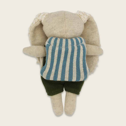 Ava&Yves Kindergartenkind Hase mit oliv Anzug und Rucksack