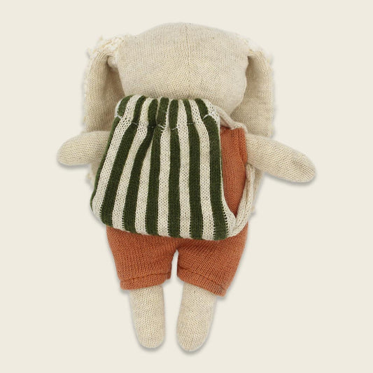 Ava&Yves Kindergartenkind Hase mit lachs Anzug und Rucksack