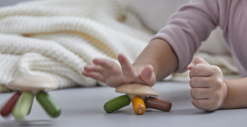 Plan Toys Greifling Krake modern rustic braun