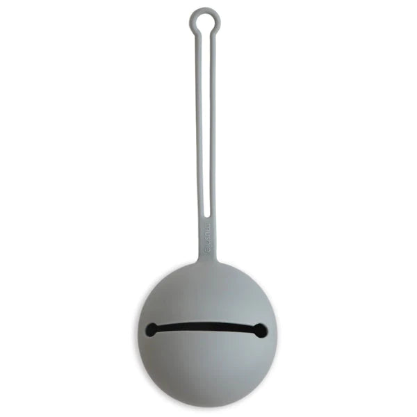 Mushie Schnullerhalter stone blau