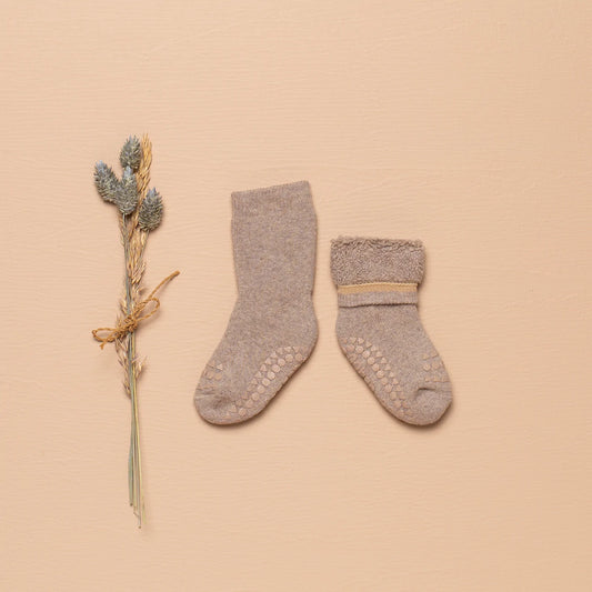 GoBabyGo Rutschfeste Socken aus Baumwolle sand