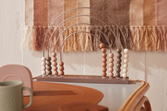 OyOy Holz-Abakus Braun Rainbow dark and silver