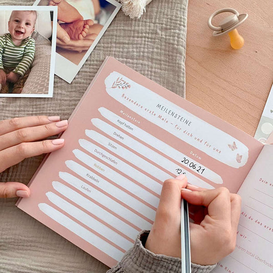 Mintkind Babytagebuch "Dein erstes Jahr" Blumen rosa