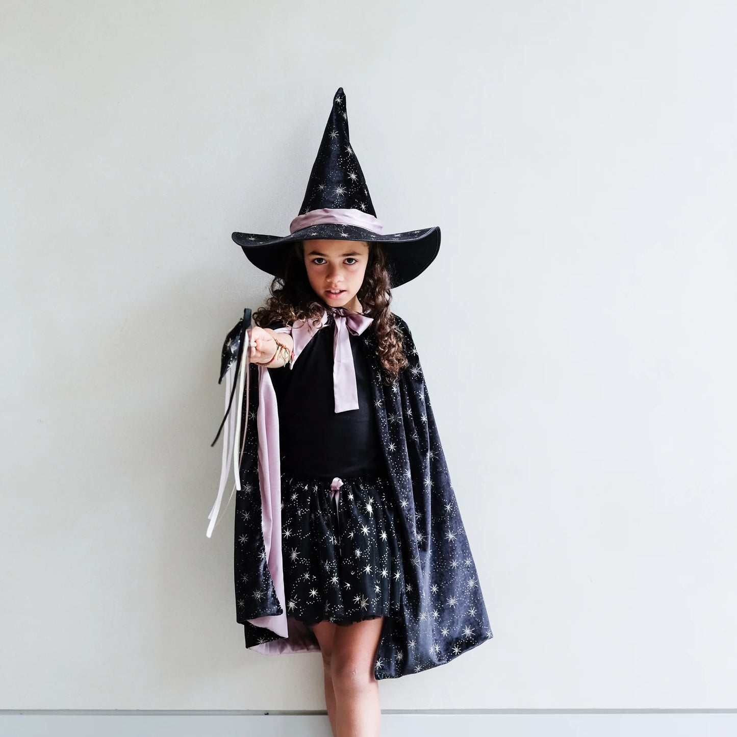 Mimi & Lula Agatha Hexenumhang Cape, schwarz Samt
