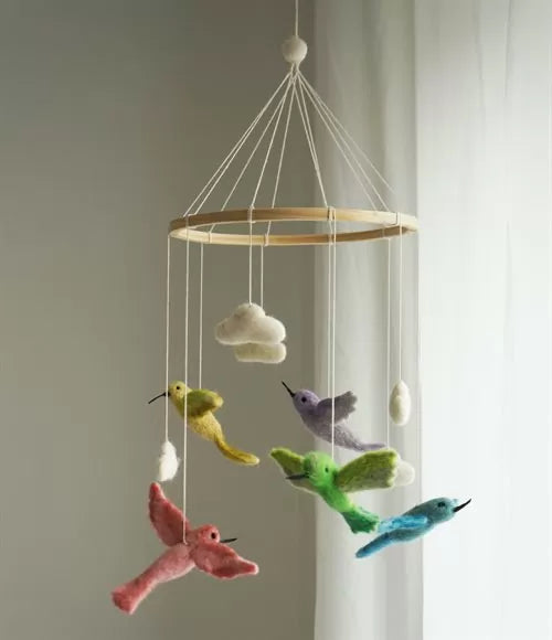 Gamcha Mobile Kolibris mit Wolken grün gelb lila pink blau
