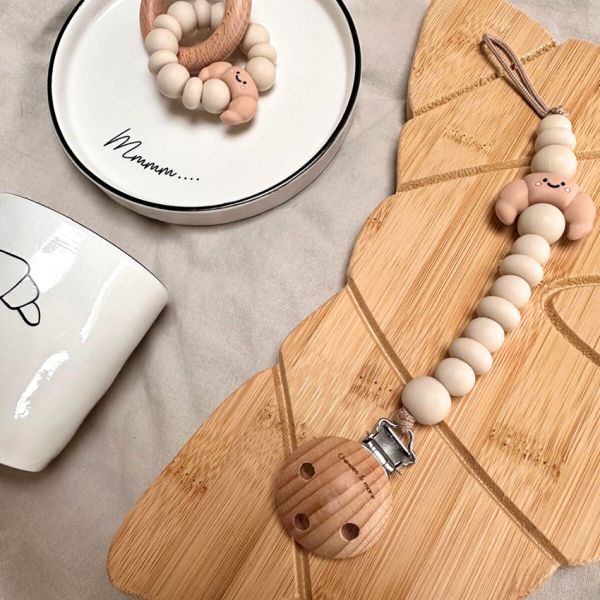 Chewies & More Schnullerkette Croissant beige