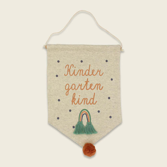 Ava&Yves Wandbehang "Kindergartenkind" rosa, Regenbogen