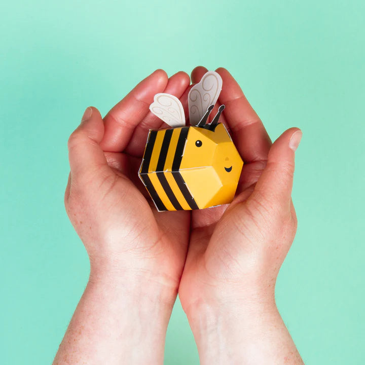 Clockwork Soldier Buzzy Bumble Bee Biene