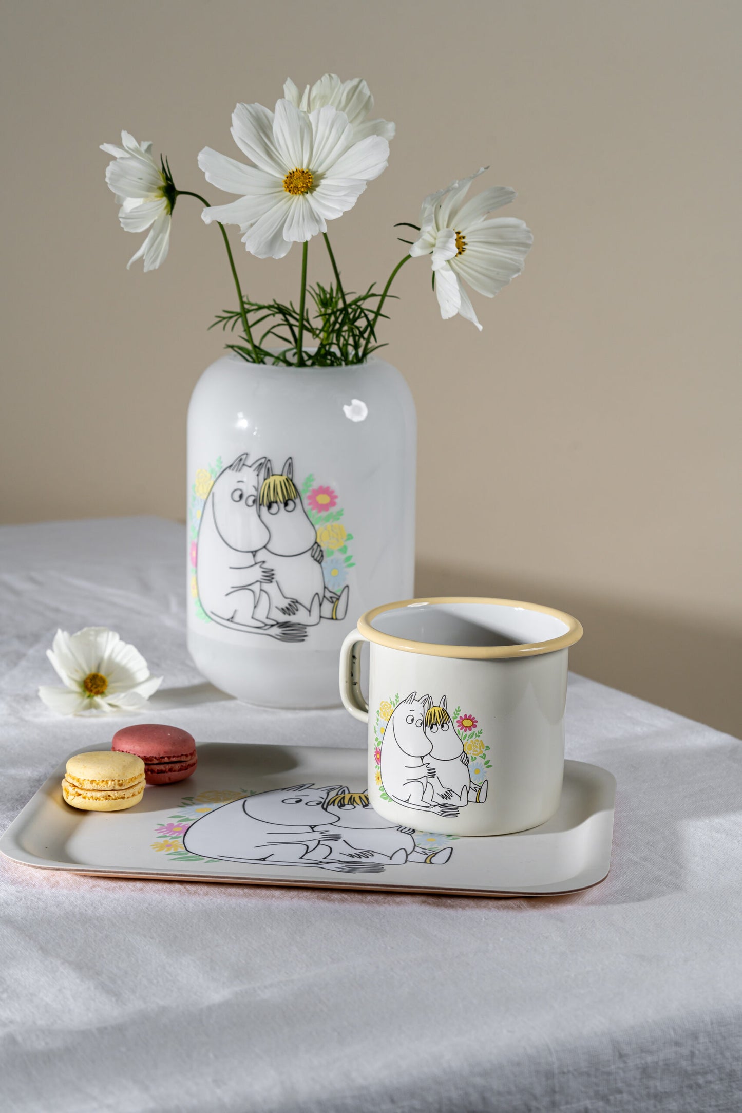 Muurla Moomins Becher aus Emaille 5,5dl Flowers, gelb
