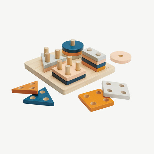 Plan Toys Sortierbrett, Geometrische Formen, Orchard