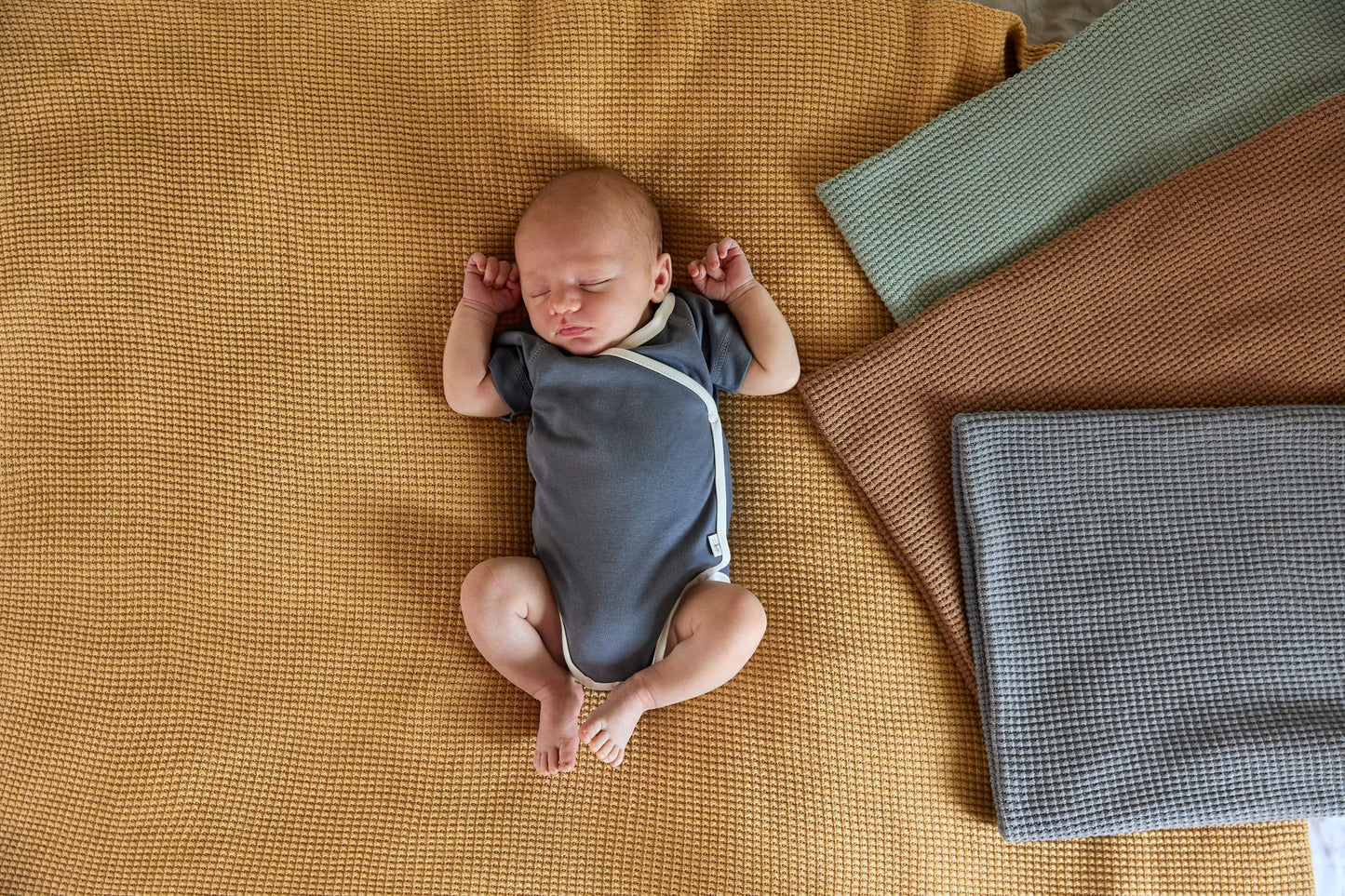 Lässig Babydecke Knitted Blanket, Nubs caramel gelb