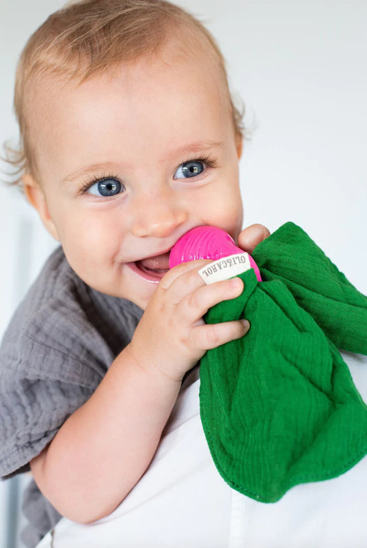 Oli&Carol Ramona the Radish Mini Doudou­Teether Beißring Radieschen