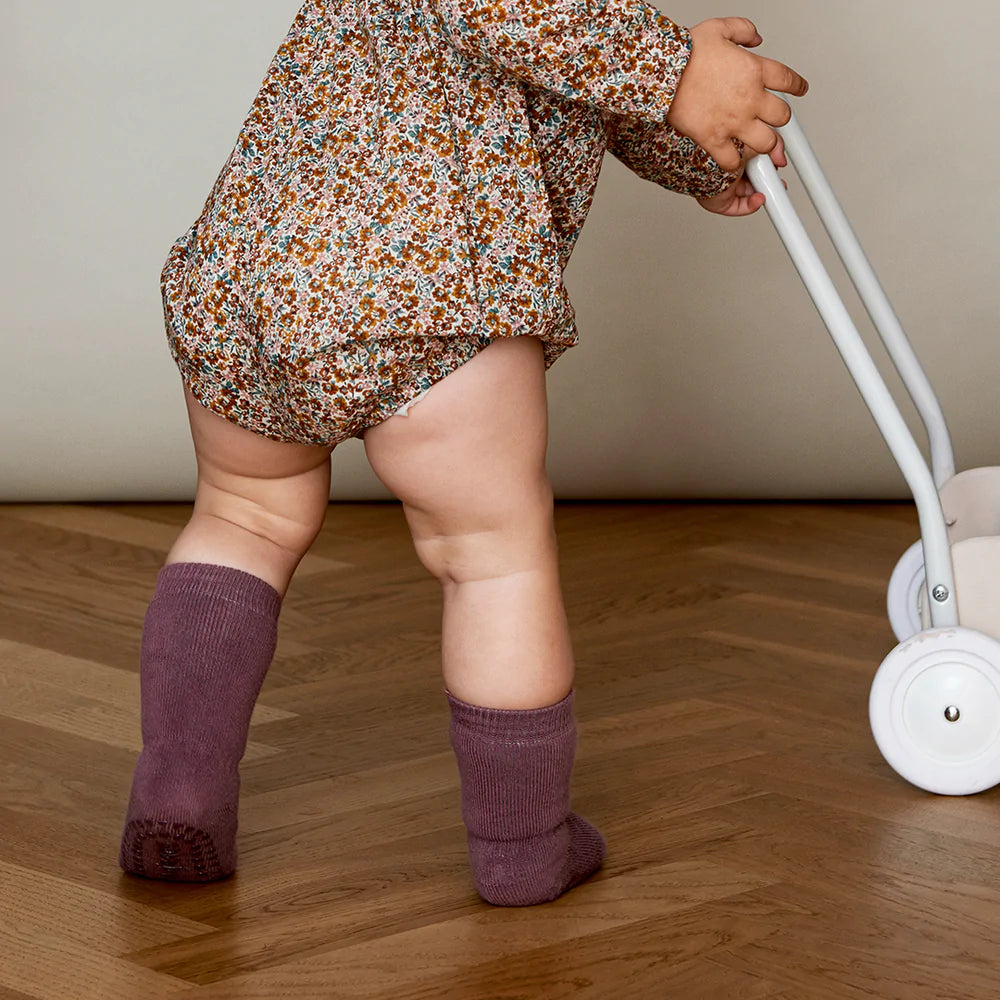 GoBabyGo Rutschfeste Socken aus Baumwolle misty plum