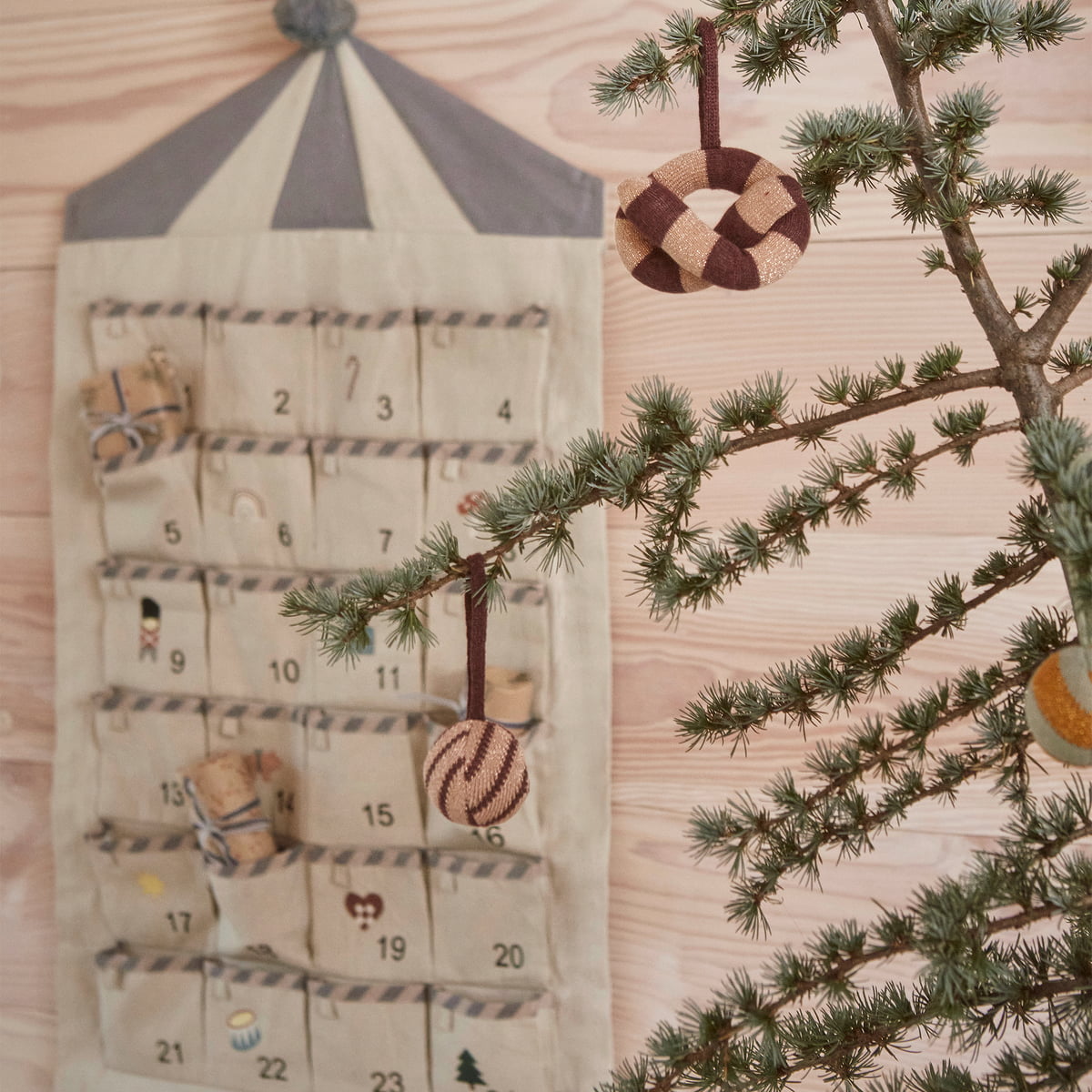 OYOY Adventskalender Circus beige brown
